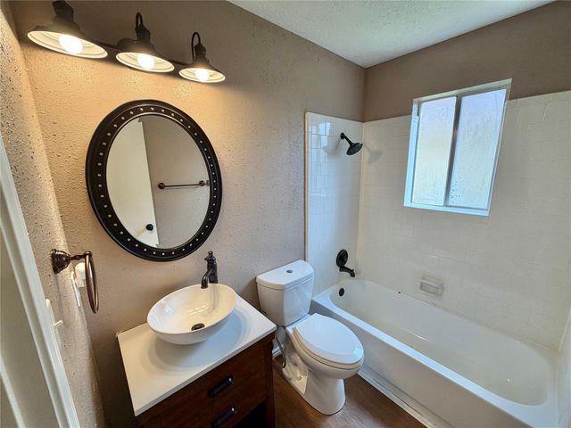 14 Sarita Rd, Angleton, TX 77515
