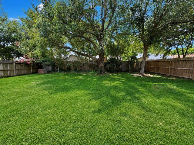 14 Sarita Rd, Angleton, TX 77515