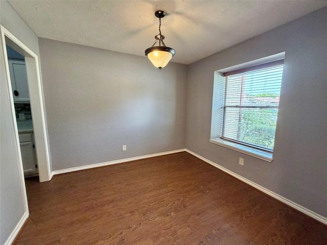 14 Sarita Rd, Angleton, TX 77515