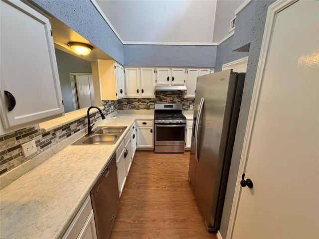 14 Sarita Rd, Angleton, TX 77515