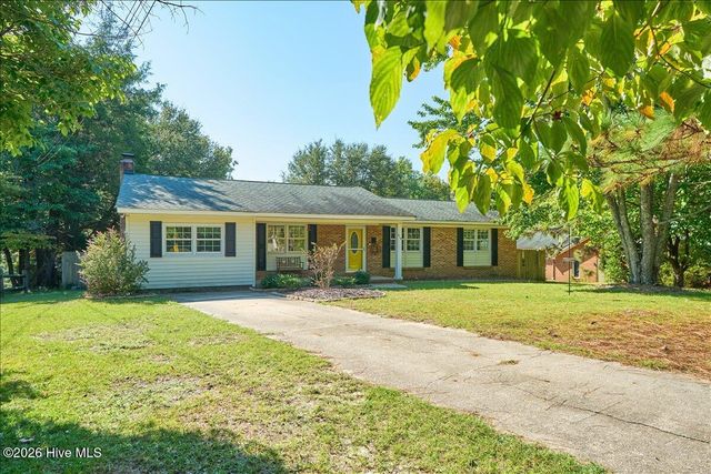 215 S Pinehurst Street, Aberdeen, NC 28315