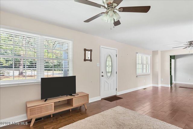 215 S Pinehurst Street, Aberdeen, NC 28315