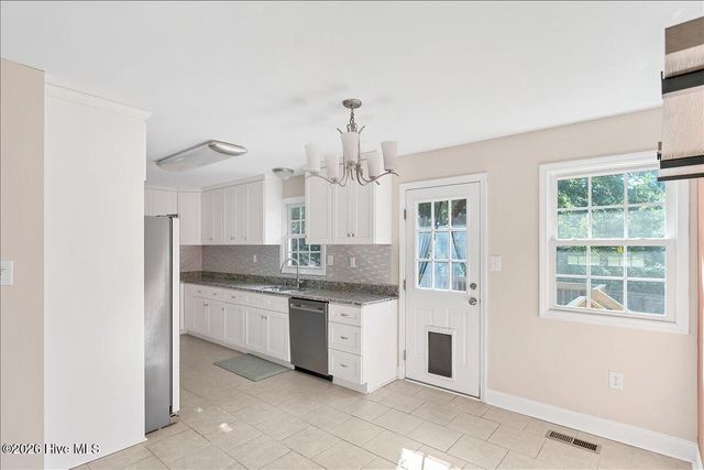 215 S Pinehurst Street, Aberdeen, NC 28315