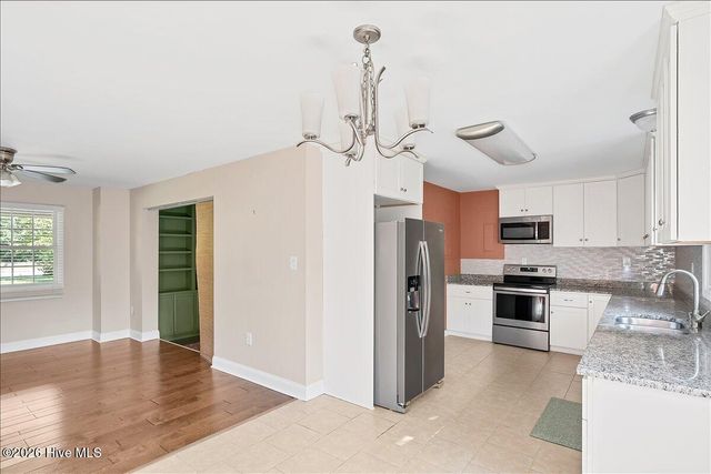 215 S Pinehurst Street, Aberdeen, NC 28315