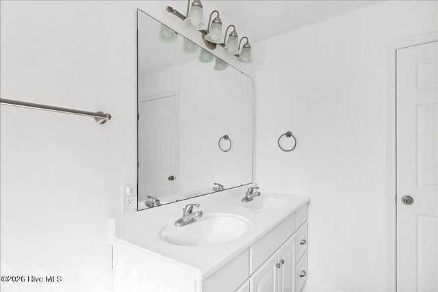 215 S Pinehurst Street, Aberdeen, NC 28315