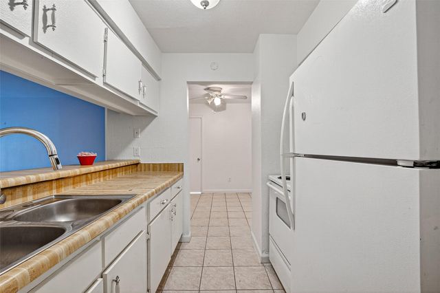 7200 Clarewood Drive 1904, Houston, TX 77036
