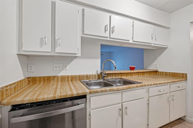 7200 Clarewood Drive 1904, Houston, TX 77036