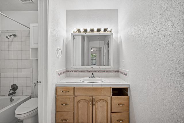 7200 Clarewood Drive 1904, Houston, TX 77036