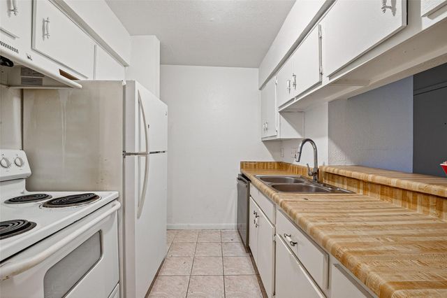 7200 Clarewood Drive 1904, Houston, TX 77036