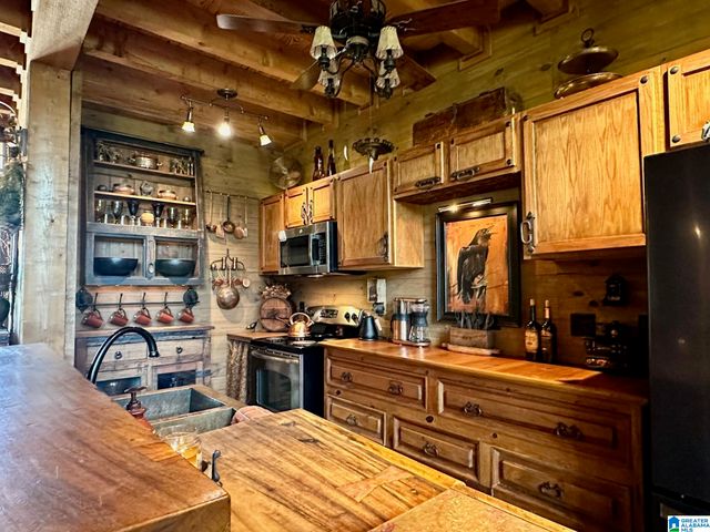 368 WHISPERING PINES LANE, Helena, AL 35080