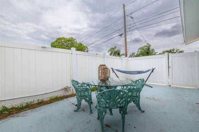 5127 29TH AVENUE N, St Petersburg, FL 33710