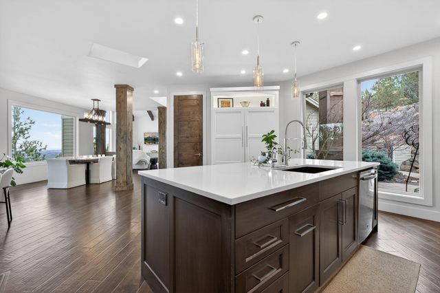 3345 NW Panorama Drive, Bend, OR 97703