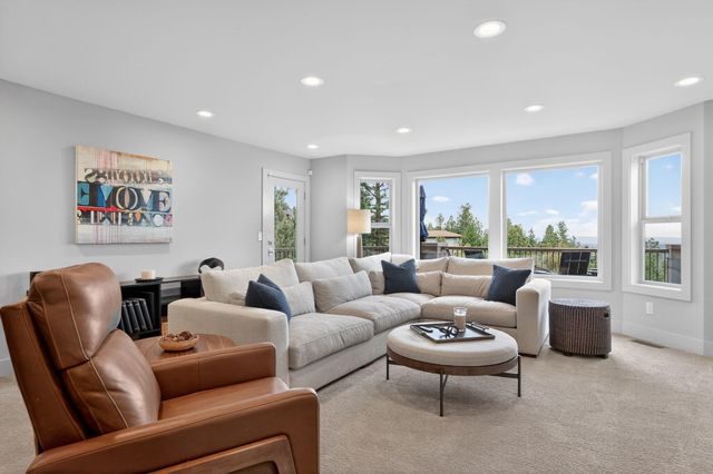 3345 NW Panorama Drive, Bend, OR 97703