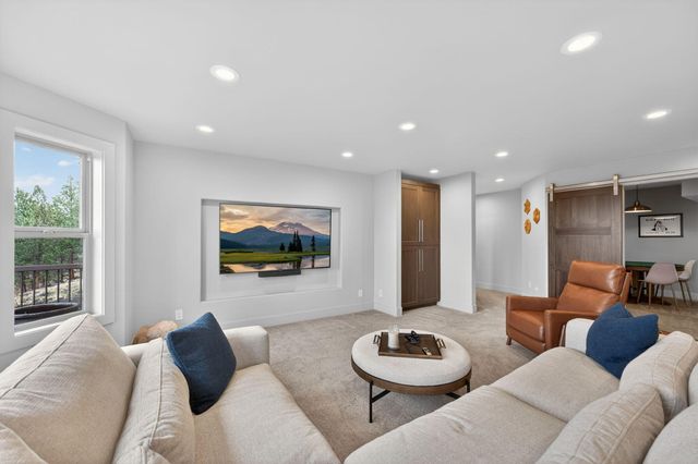 3345 NW Panorama Drive, Bend, OR 97703