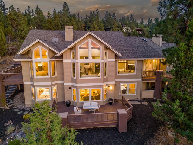 3345 NW Panorama Drive, Bend, OR 97703