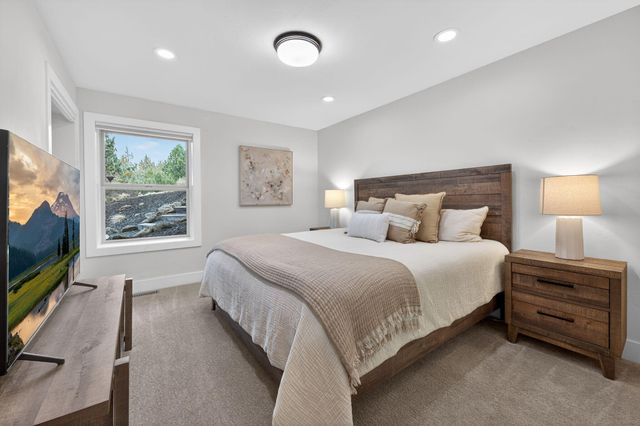 3345 NW Panorama Drive, Bend, OR 97703