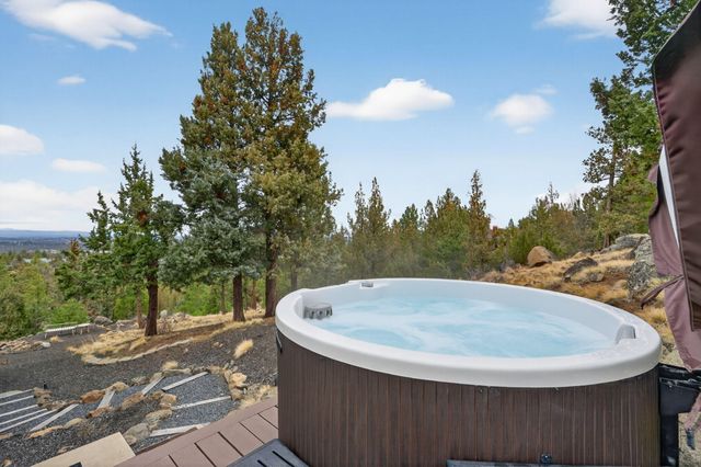 3345 NW Panorama Drive, Bend, OR 97703