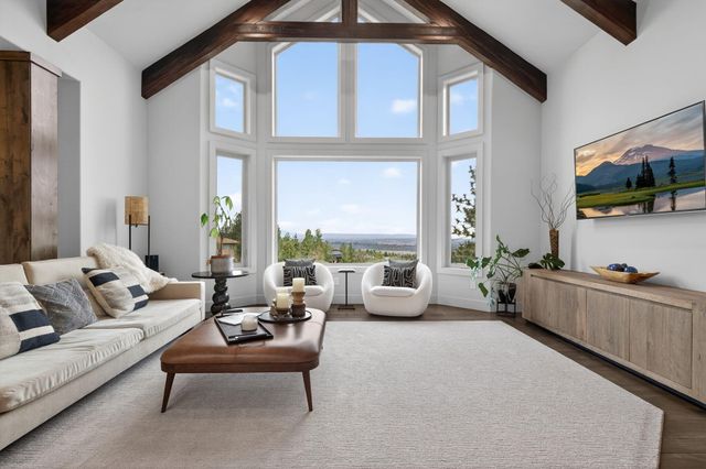 3345 NW Panorama Drive, Bend, OR 97703