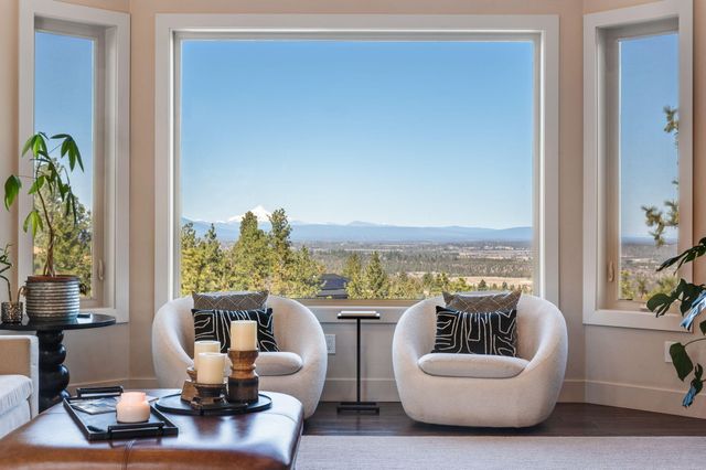 3345 NW Panorama Drive, Bend, OR 97703