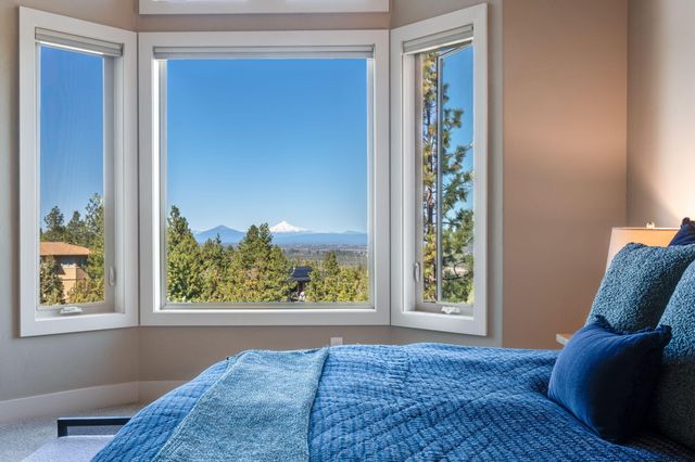 3345 NW Panorama Drive, Bend, OR 97703