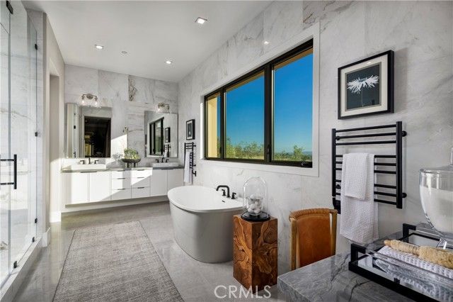 533 PENINSULA, Irvine, CA 92602