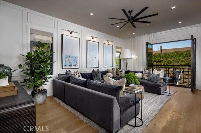 533 PENINSULA, Irvine, CA 92602