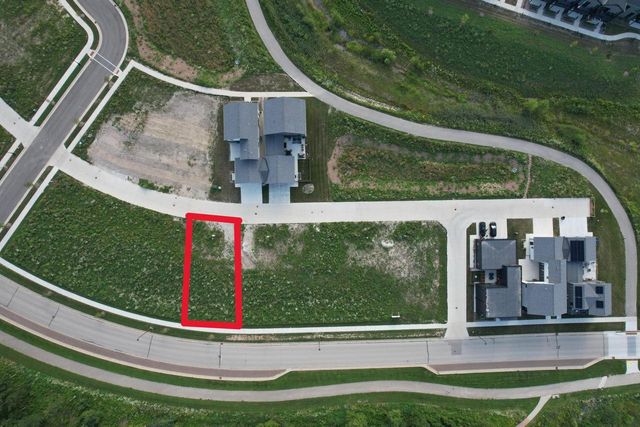 9401 S LAKE VISTA PARKWAY #3005, Oak Creek, WI 53154