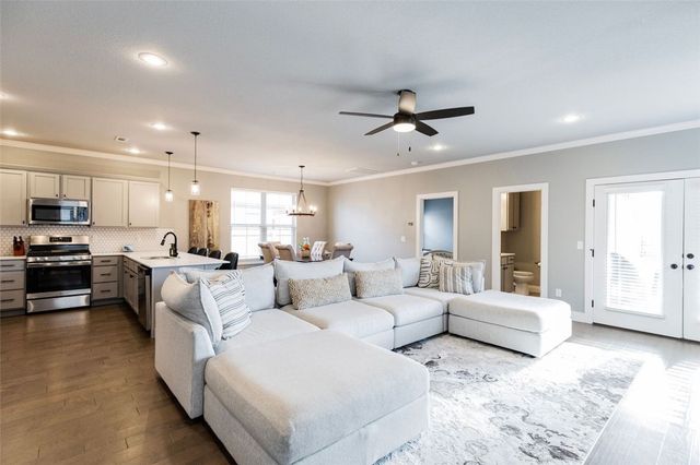 1407 Park Street, Lowell, AR 72745