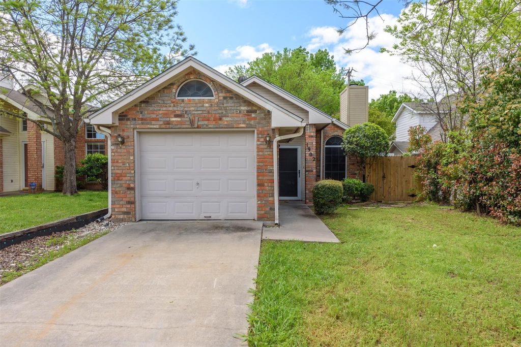 1902 Lee Drive, Denton, TX 76209