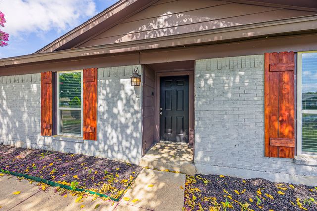 2213 Biscayne Drive W, Irving, TX 75060