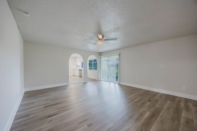 2213 Biscayne Drive W, Irving, TX 75060