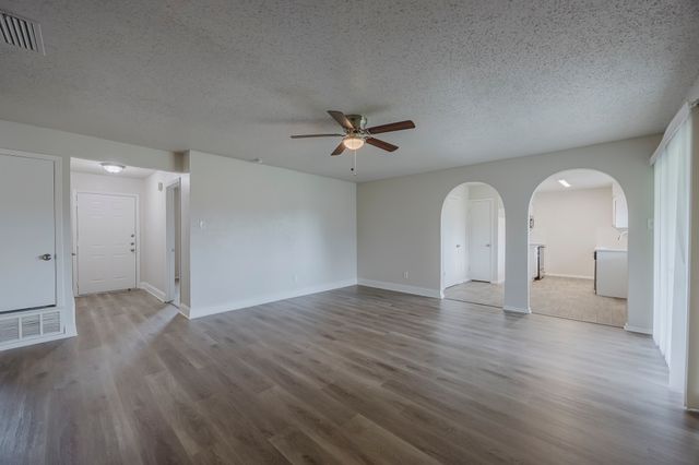2213 Biscayne Drive W, Irving, TX 75060