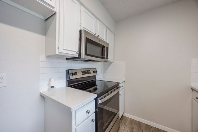 2213 Biscayne Drive W, Irving, TX 75060