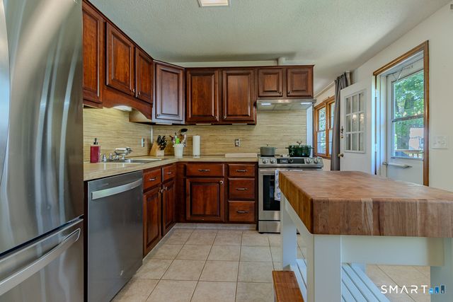 5 Urban Lane, Newington, CT 06111