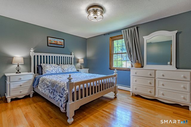 5 Urban Lane, Newington, CT 06111