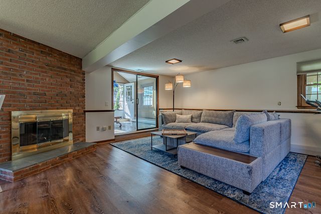 5 Urban Lane, Newington, CT 06111