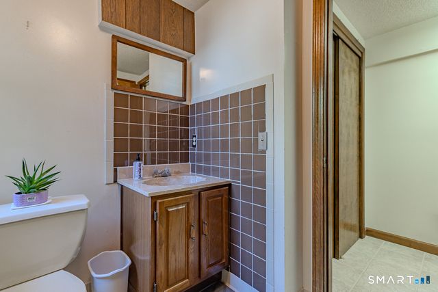 5 Urban Lane, Newington, CT 06111