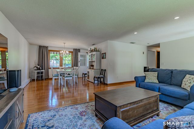 5 Urban Lane, Newington, CT 06111