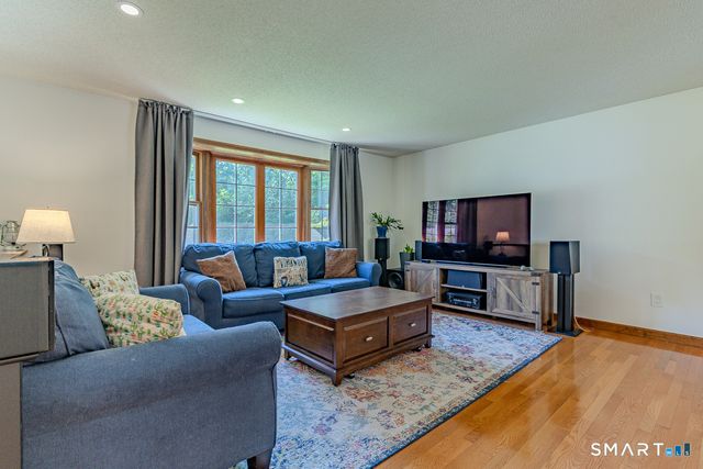 5 Urban Lane, Newington, CT 06111