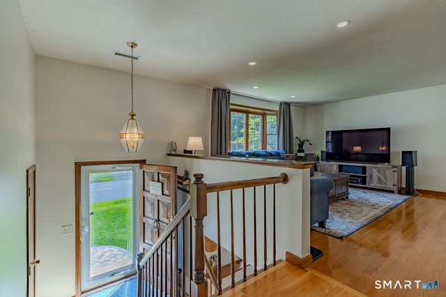 5 Urban Lane, Newington, CT 06111