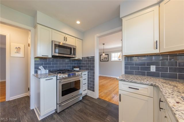 21130 Edgecliff Drive, Euclid, OH 44123
