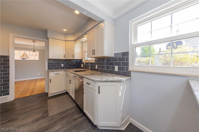 21130 Edgecliff Drive, Euclid, OH 44123