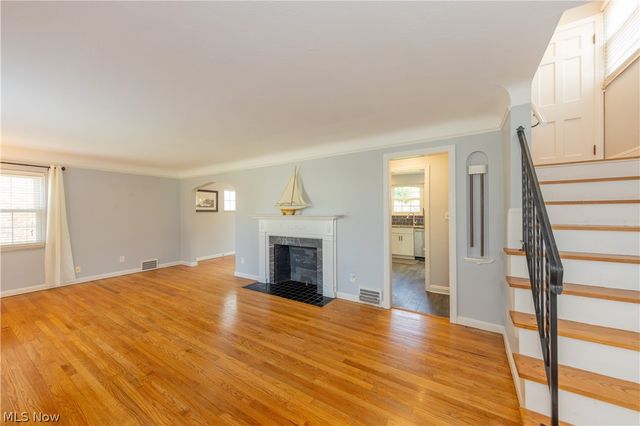 21130 Edgecliff Drive, Euclid, OH 44123