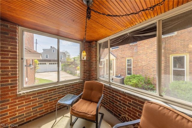 21130 Edgecliff Drive, Euclid, OH 44123