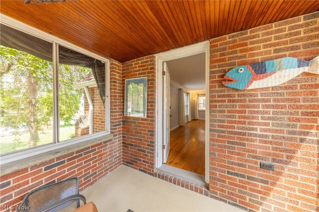 21130 Edgecliff Drive, Euclid, OH 44123