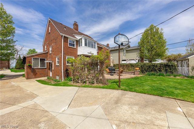 21130 Edgecliff Drive, Euclid, OH 44123