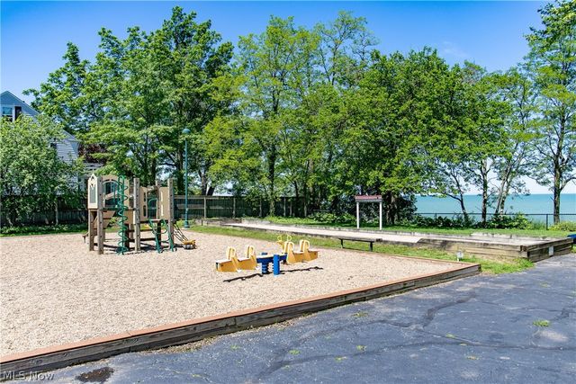 21130 Edgecliff Drive, Euclid, OH 44123
