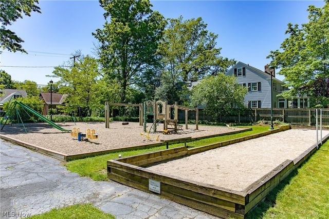 21130 Edgecliff Drive, Euclid, OH 44123