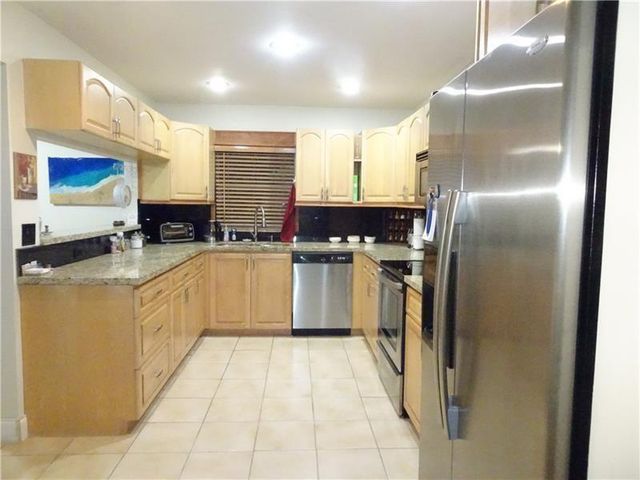 96 Del Rio Boulevard, Boca Raton, FL 33432