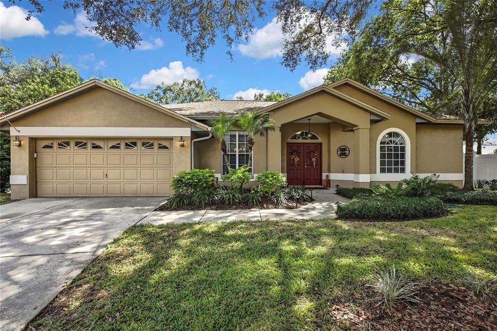 18401 DEBONAIR PLACE, Lutz, FL 33549